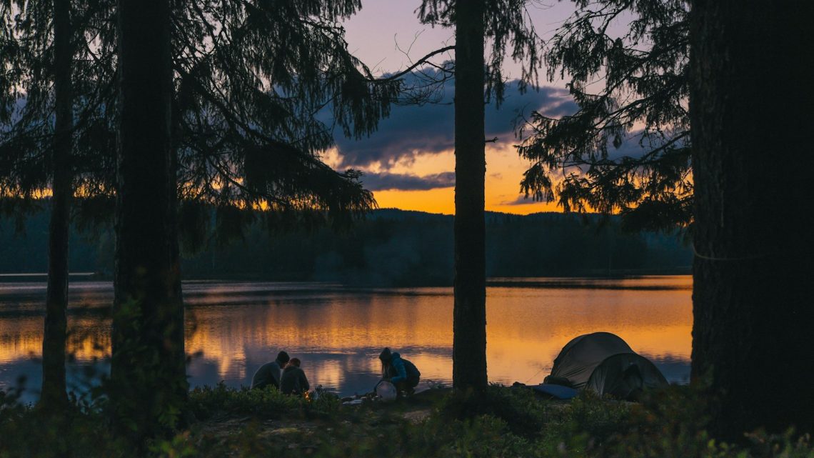 Quels sont les campings incontournables pour les amateurs d’activités nautiques ?